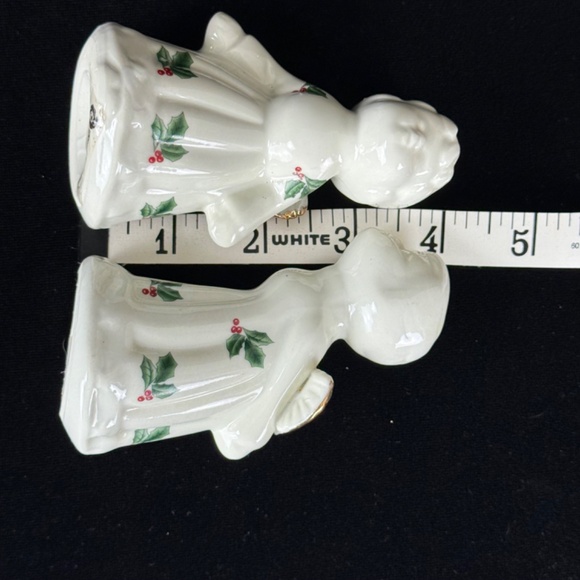 Vintage Essex Christmas Salt Pepper Shakers Angels Kissing Ceramic Holly Berries - Picture 9 of 13